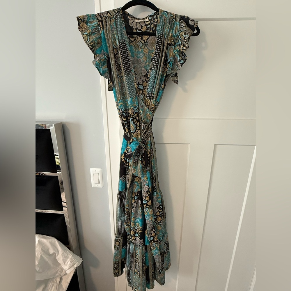 Chic Floral Maxi Dress in Black and Blue